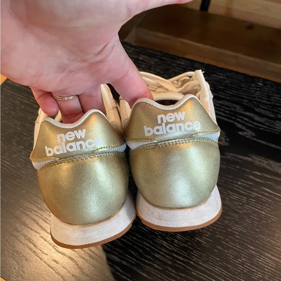 Gold & white New Balance sneakers - Picture 5 of 5